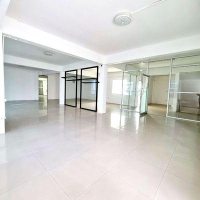 Shophouses for rent King Kaew Road : Airport Link Lat Krabang 21-34 Kingmongkut Commercial building for rent Soi 4Stories Sangkaracha