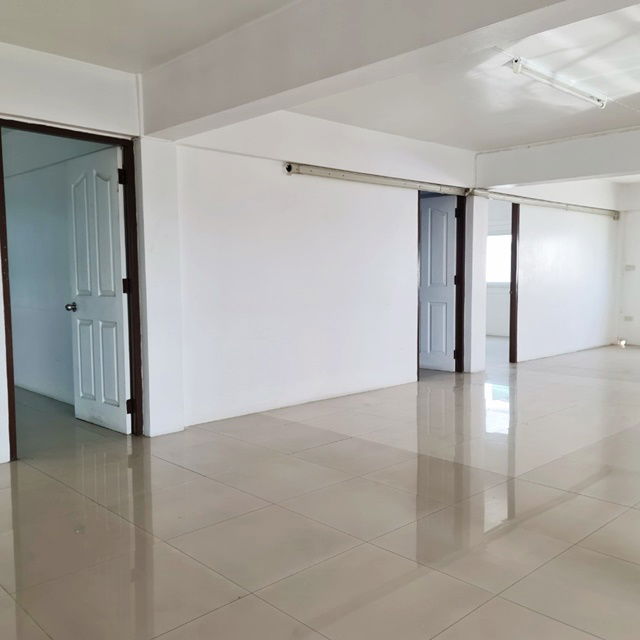 picture Airport Link Lat Krabang 21-34 Kingmongkut Commercial building for rent Soi 4Stories Sangkaracha - 6/8