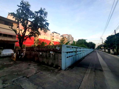 Land for sale Bang Kapi : Land for Sale in Soi Ramkhamhaeng 48, Near MRT/Yellow Line Interchange (Yaek Lam Sali Station)