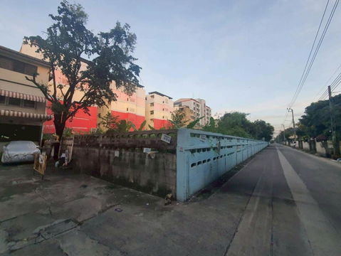 Land for Sale in Soi Ramkhamhaeng 48, Near MRT/Yellow Line Interchange (Yaek Lam Sali Station)