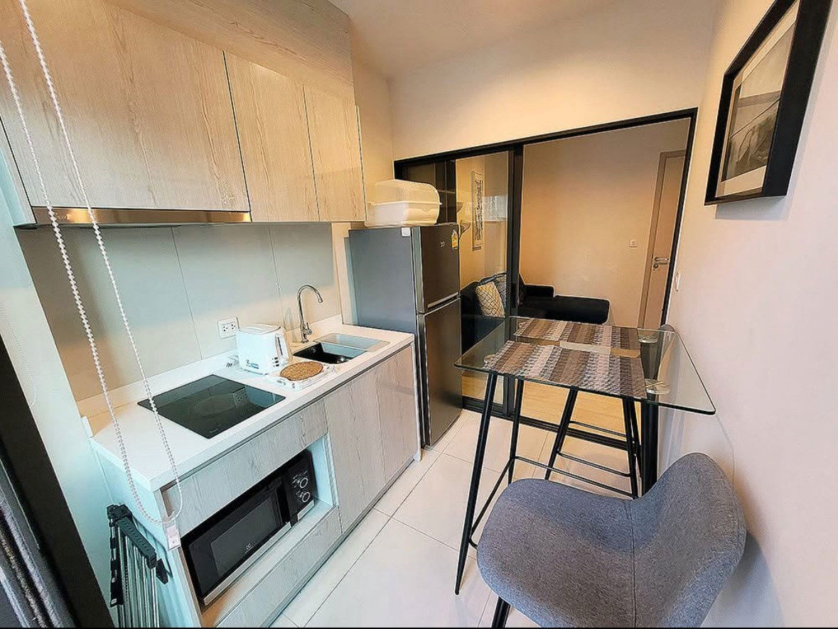 picture Newly Renovated Room | 1B1B Size 32 sq.m. Superb Decoration. Fully Furnished ready to move in  - 7/10
