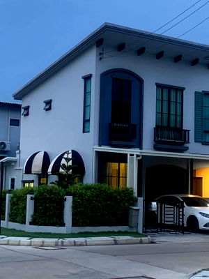 Townhouses for sale Lat Krabang :  Second-hand house ready to move in, Anasiri Village, Ramkhamhaeng, selling price 7.59 million baht. 