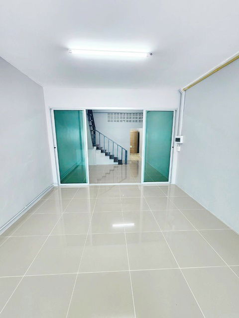 picture Ratchada Suthisan Home office for rent 3Storey HuaiKhwang Fresh Market 1.4 km. Inthamara12-14 BigC - 8/8