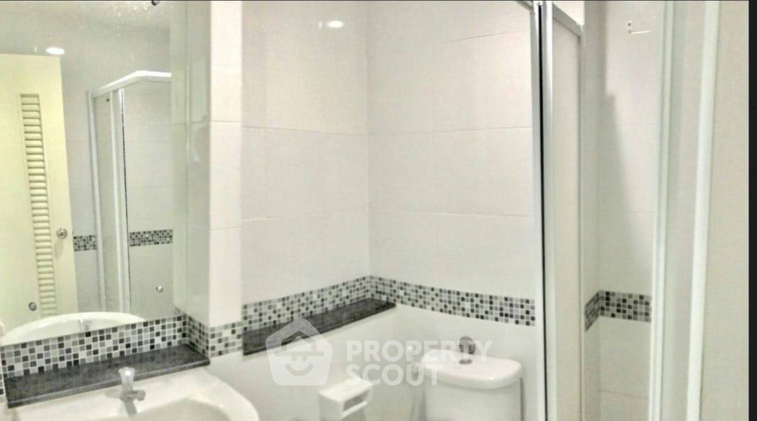 picture Studio Condo at Kensington Condominium near BTS Bearing (ID 2249041) - 5/7