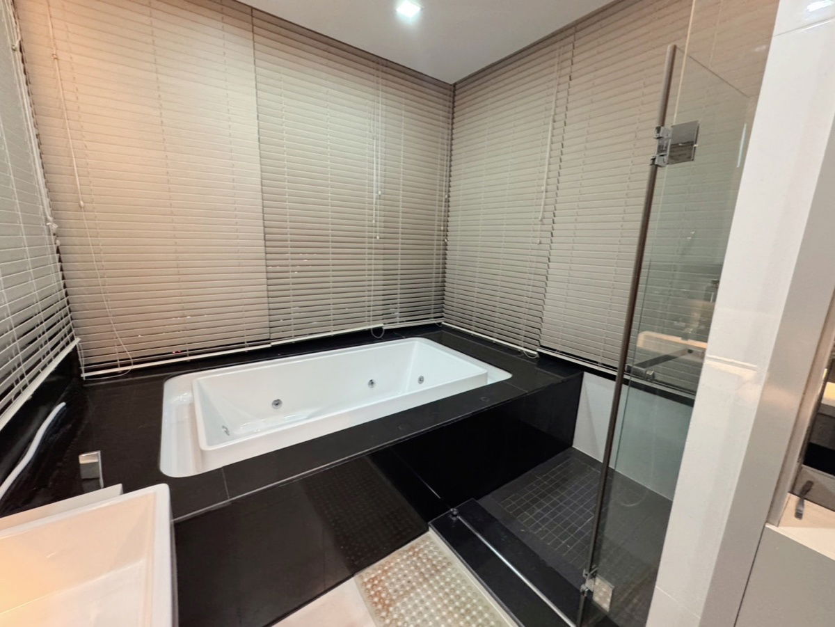 รูป พร้อมให้เช่า "𝐈𝐕𝐘 𝐀𝐦𝐩𝐢𝐨"  Luxury คอนโด ย่านรัชดา ขนาด 2 ห้องนอน 81 ตร.ม. ชั้น 12A  [251011] - รูปที่ 8/10