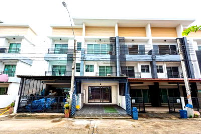 ทาวน์โฮม วิทยาลัยการจัดการเพชรเกษม : ขายทาวน์โฮม 3 ชั้น Autumn Residence เพชรเกษม 114 ติดถนนเพชรเกษม เหมาะสำหรับอยู่อาศัย และใช้เป็นโฮมออฟฟิศ
