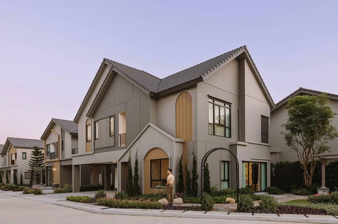 รูป ขายบ้านตัวอย่าง Fully furnished อณาสิริพายัพ แปลงหัวมุมหน้าสวน หน้า Club house - รูปที่ 2/11