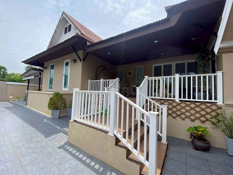 Single house for sale in Pattaya, corner house, community area, Khao Makok 1, Bang Lamung, Chonburi