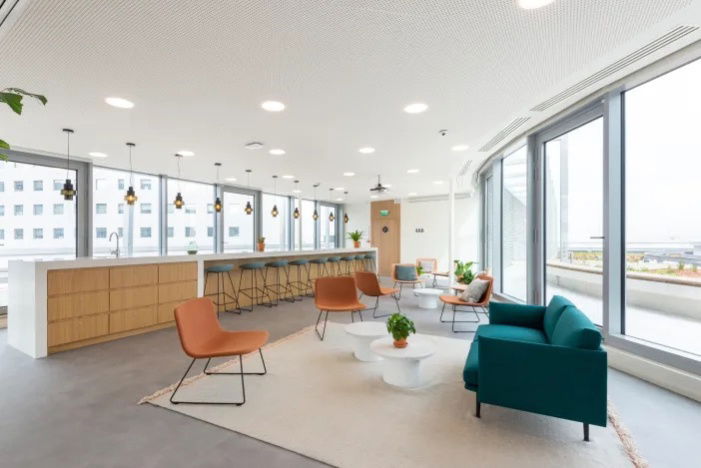 picture Office space for rent at Shinawatra Tower 3 on Vibhavadi Road, fully equipped with furniture, office supplies,for you to start working immediately. - 26/27