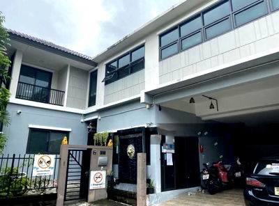 บ้านเดี่ยว ม.นานาชาติแสตมฟอร์ด : บ้านเดี่ยวมือสอง พัฒนาการ 38 ขายบ้านหลังมุม เดอะ แพลนท์ เอสทีค 5 ห้องนอน ทำเลดี พร้อมอยู่ สนใจ Line ID : @951qfbfi