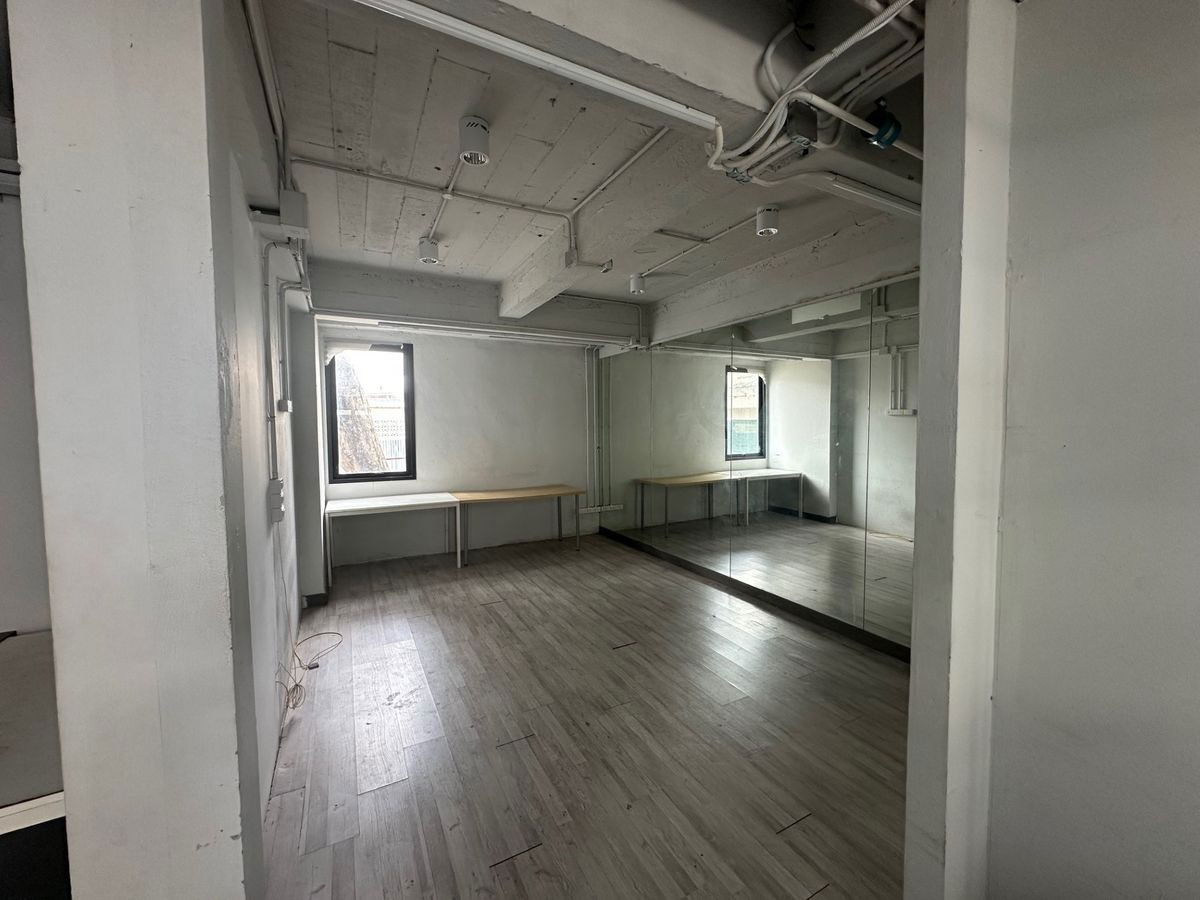 picture WS2184 🏢 Single house converted into a 2-storey office, Soi Lat Phrao 5, near MRT Phahon Yothin, BTS Ha Yaek Lat Phrao, only 40,000 baht/month. - 4/10