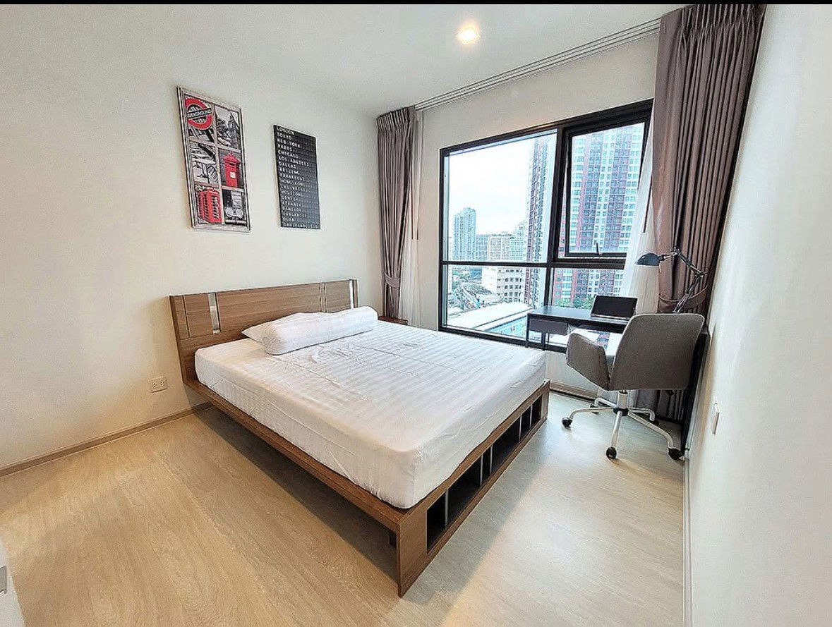 picture Newly Renovated Room | 1B1B Size 32 sq.m. Superb Decoration. Fully Furnished ready to move in  - 4/10