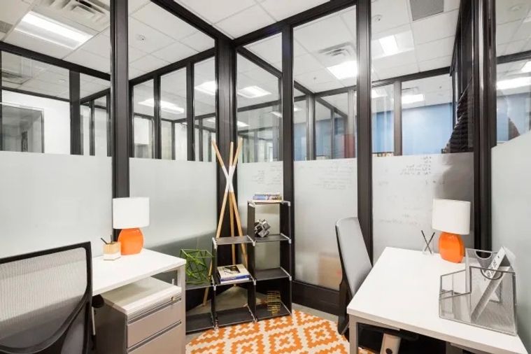 พื้นที่ออฟฟิศให้เช่าในตึกRASA ONE ย่านพหลโยธิน ด้วยทำเลใกล้รถไฟฟ้า ภายในตัวอาคารมีความหรูหรา ทันสมัย พร้อมร้านค้าและร้านอาหารมากมาย