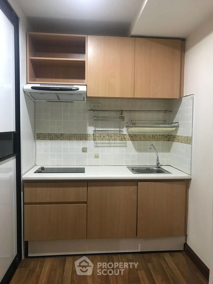 picture 2-BR Condo at PG Rama 9 near MRT Phra Ram 9 (ID 1426798) - 5/7
