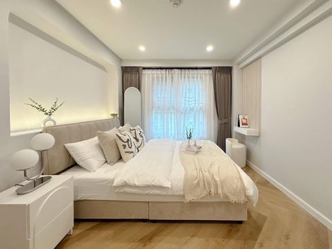 Park View                Vibhavadi 