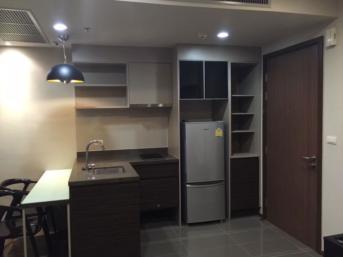 picture For Rent ✨Onyx Phaholyothin✨ Modern-style condo just steps away from BTS Saphan Khwai - 10/29