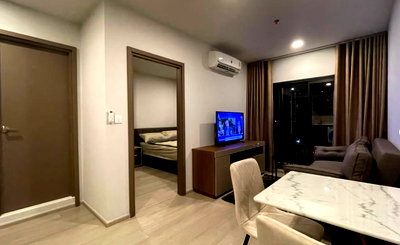 Condos for rent :  Life Phahol. 1bed 35sqm. Line id: @pfagent