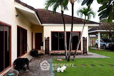 Houses for sale Thap Tai, Prachuap Khiri Khan : 3-BR House in Thap Tai (ID 1151019)