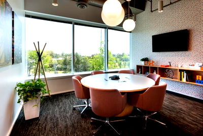 Office for rent วิทยาลัยพยาบาลทหารอากาศ : Fully furnished office space for rent  featuring modern-style decor and fully equipped with essential office furniture for immediate use.