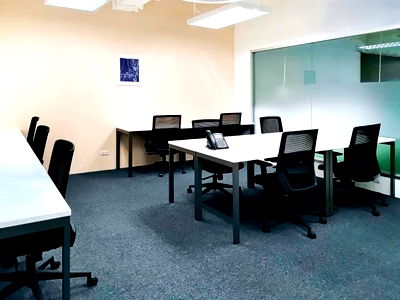 Office for rent Sathon Nuea Road : Office for rent, Thiw Hong Building, Silom, in the heart of the business district, able to accommodate a large number of employees