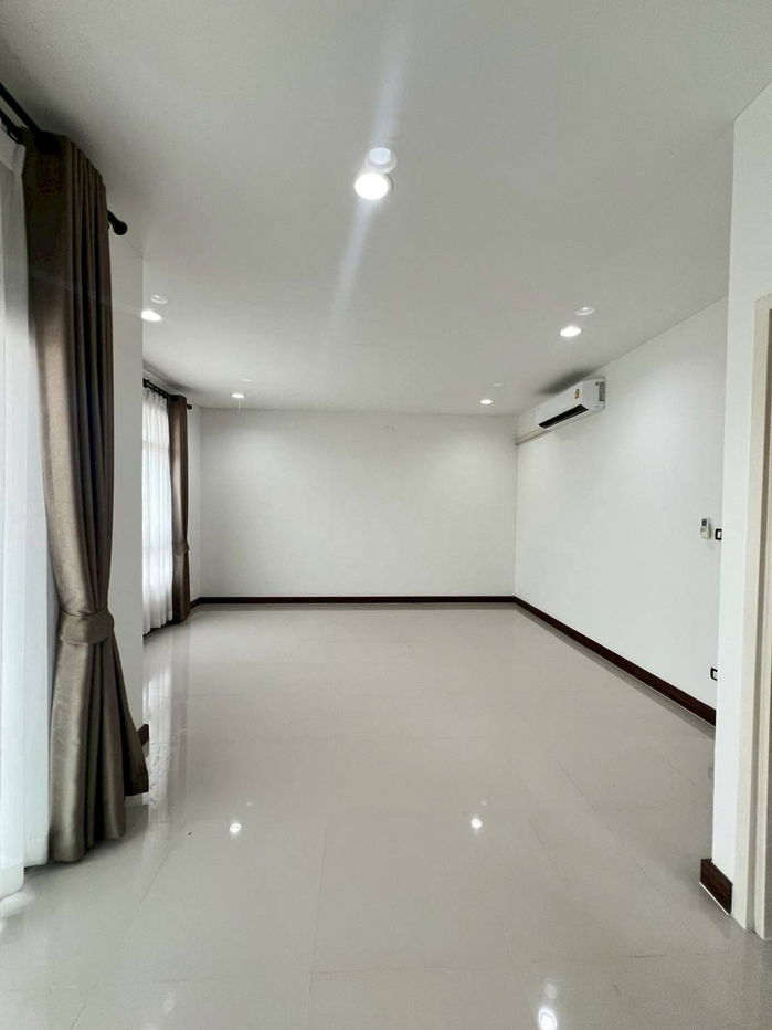 รูป ซื้อ ขาย  บ้านสวย 2 ชั้น หมู่บ้านสิรารมย์ เขาใหญ่ เขาใหญ่   ตลาดมั่งมี หนองสาหร่าย ใกล้ถนนมิตรภาพ 700 เมตร  Line ID : @951qfbfi - รูปที่ 4/20