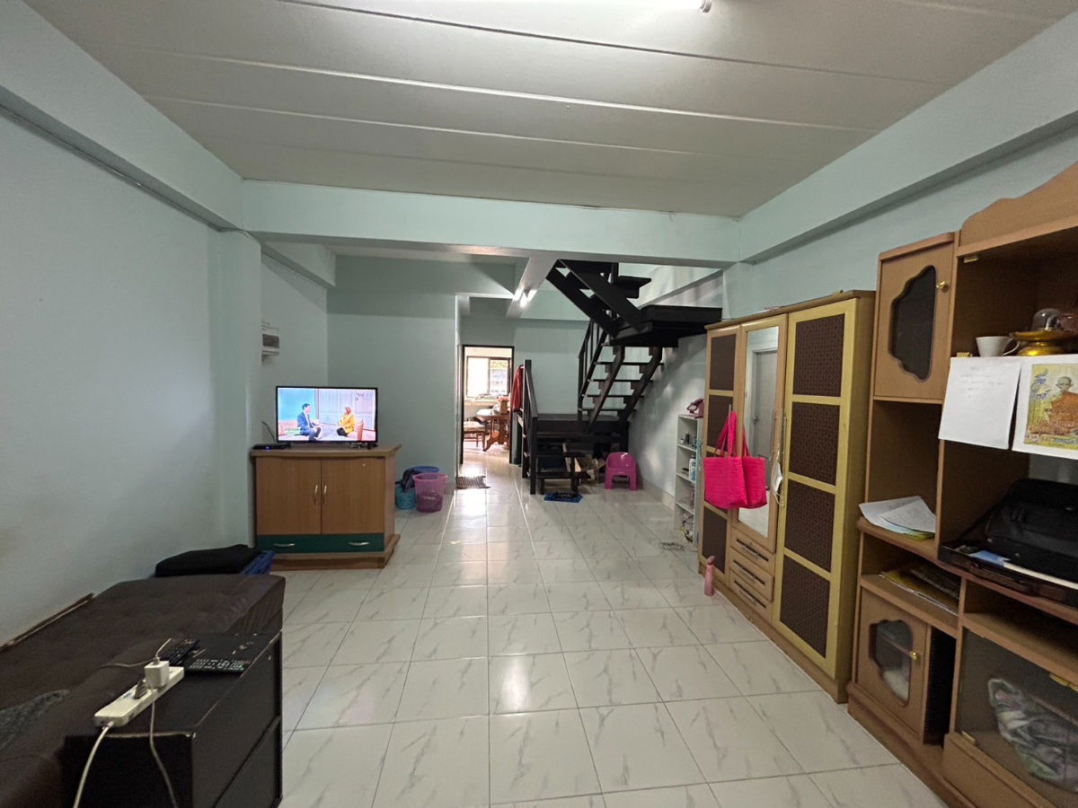 picture Golden Investment Opportunity! 2-Storey Townhome, 60 sq.wah, Prime Huai Kapi Location  - 10/18