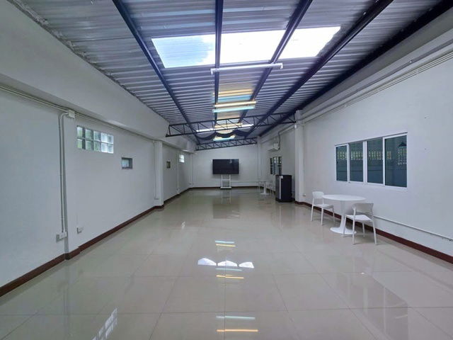 picture Big C Lat Phrao2 1.5 km. MRT Ratchadaphisek 900 m. Ratchada-Sutthisan intersection Warehouse for ren - 7/8