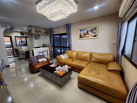 ซื้อ ขาย The Loft by Hi Zen – บ้านที่ออกแบบเพื่อความสุขของคุณ ดีไซน์มีเอกลักษณ์ เติมเต็มทุกมุมของการอยู่อาศัย  Line ID : @951qfbfi
