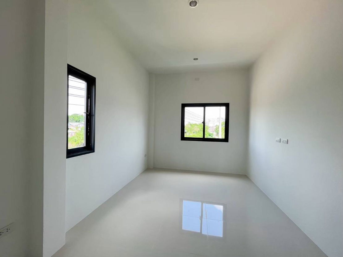 รูป ให้เช่า บ้านใหม่ ในโครงการ พร้อมเข้าอยู่  3 ห้องนอน ขนาด 35 ตร.วา  เช่า 16,500 บาท - รูปที่ 8/26