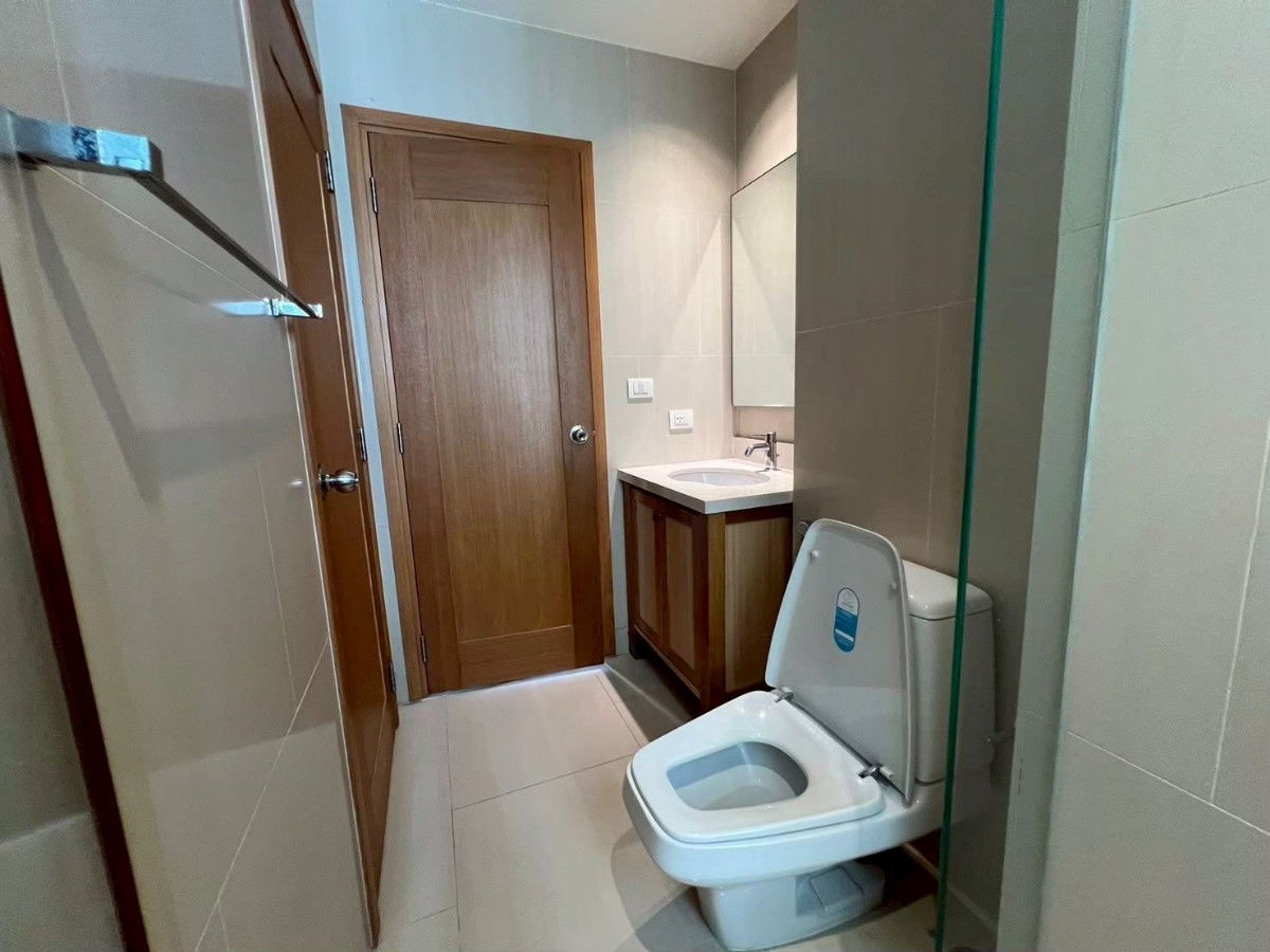 picture Newly Renovated Room | 3B3B 161 sq.m. with Extra Large Balcony. A lot of space and Very friendly price - 12/19