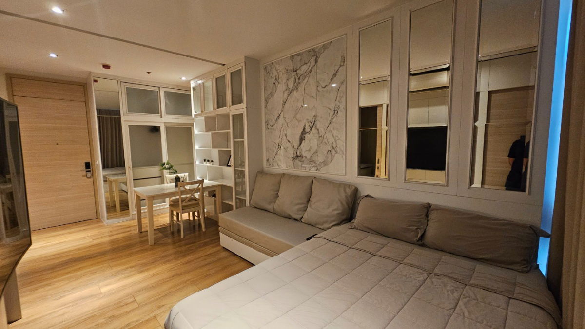 picture (Fully Furnished + Stylish) For Rent Park 24 Condo (Phase 1) | 1-Bedroom 28 SQ.M. | Near BTS Phrom Phong - 5/20