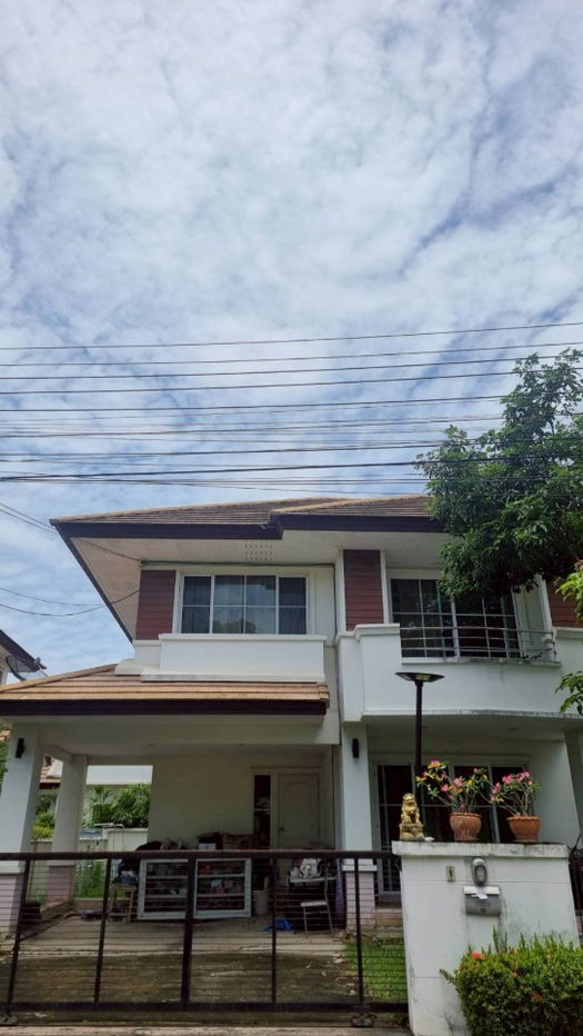 รูป บ้านเดี่ยวให้เช่า 22000 บ. (ต่อรองได้) หมู่บ้านเรือนหลวง พาร์ควิลล์ ซอยมังกร สมุทรปราการ​ 2 ห้องนอน 2 ห้องน้ำ มีโซนทานอาหารห้องครัว พร้อมเฟอร์นิเจอร์​  - รูปที่ 4/5