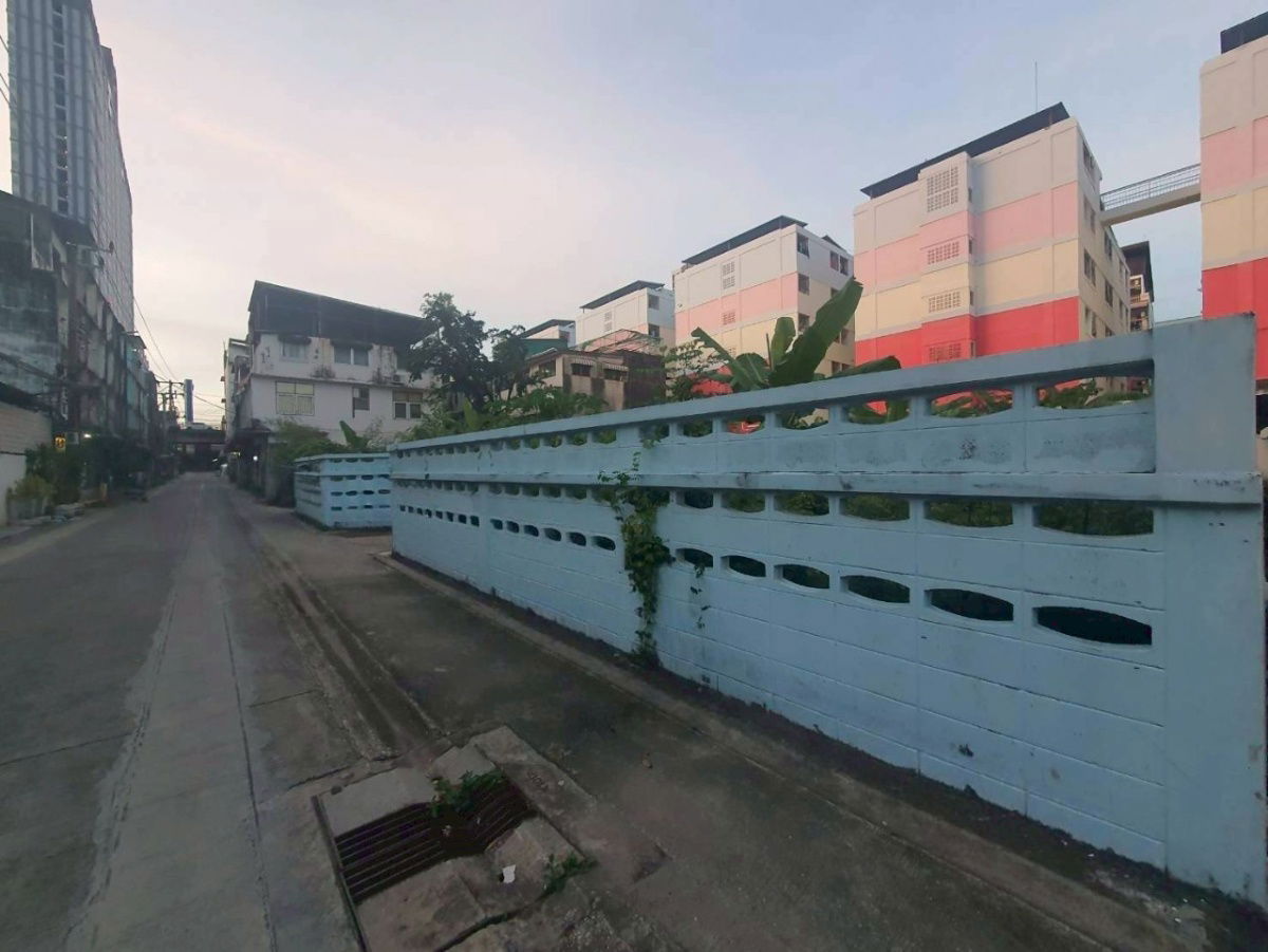 picture Land for Sale in Soi Ramkhamhaeng 48, Near MRT/Yellow Line Interchange (Yaek Lam Sali Station) - 6/12