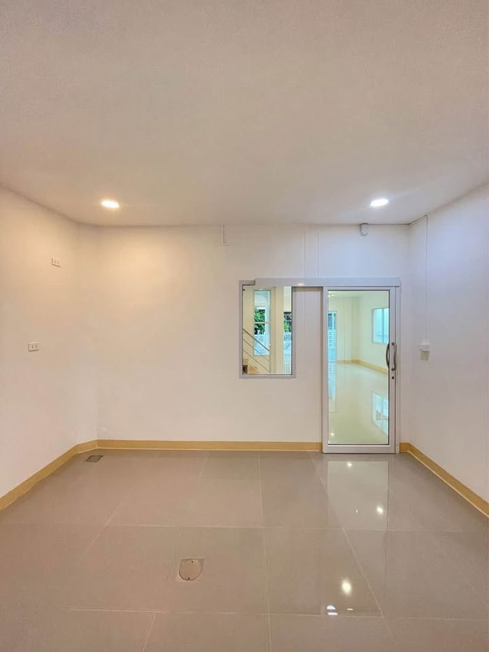 รูป ขายทาวน์เฮ้าส์ หมู่บ้านบัวทองธานี เฟส 18, 4 ห้องนอน 2 ห้องน้ำ ขนาด 28.1 ตารางวา ตกแต่งพร้อมอยู่ - รูปที่ 11/13