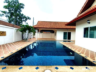 Houses for rent Nong Prue, Chonburi : Pool villa for rent 3 bedrooms, 2 bathrooms, Siam County club Rd.