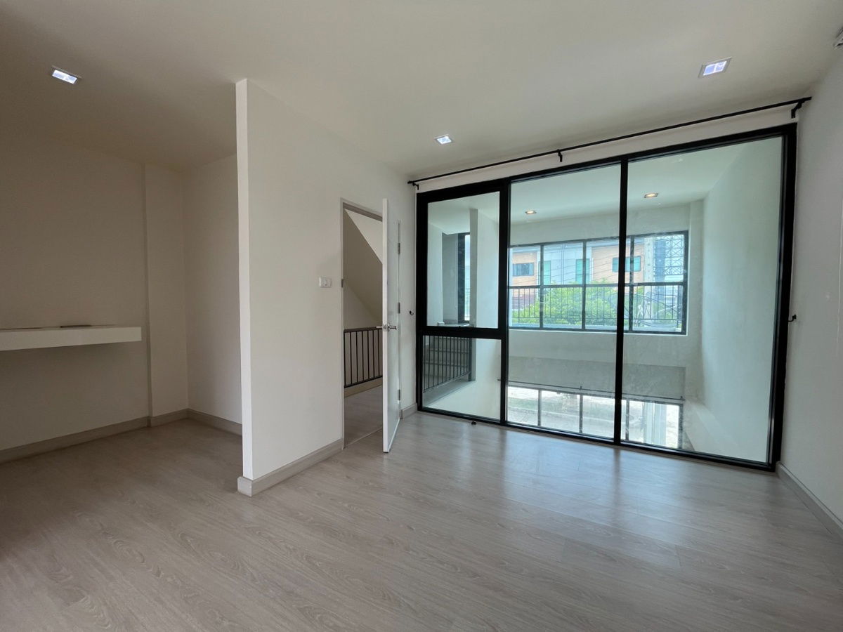 รูป ทาวน์โฮม 3 ชั้น หลังมุม โครงการ Eco Space บางนา-วงแหวน ทำเลตอบโจทย์ทั้งครอบครัวและคนทำงาน ใกล้เมกะบางนา–ทางด่วน–สนามบินสุวรรณภูมิ - รูปที่ 7/22