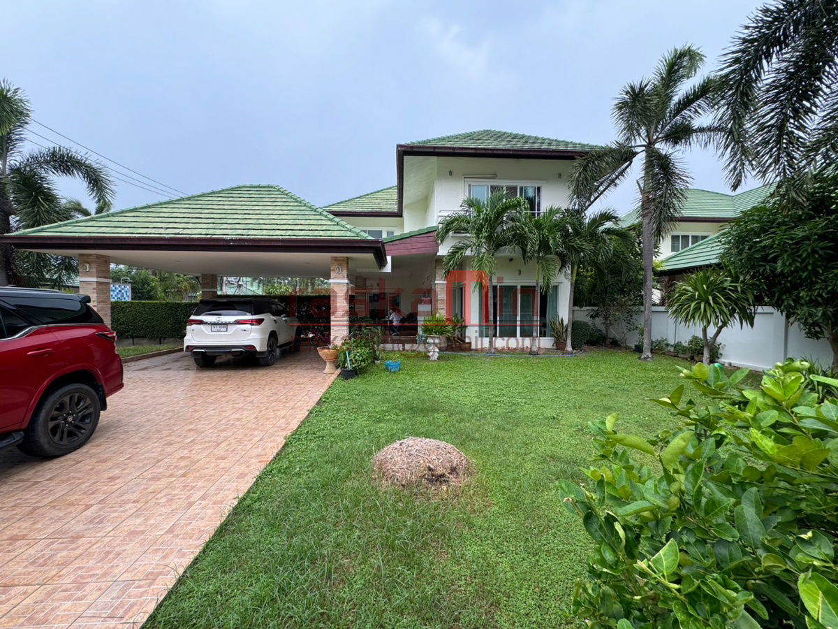 picture For Sale: Stunning Family Home at SP Village 5 - 1/25