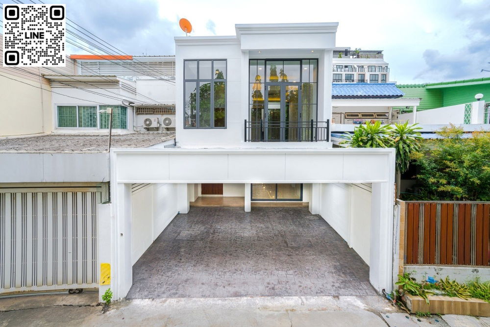 รูป TA7613📲Line ID @556ryccg 🏡ทาวน์โฮมเอกมัย12/ปรีดี31 3ห้องนอน 210ตรม ที่ดิน 33ตรว ตกแต่งพร้อมอยู่ ใกล้Donki Mall, BTSเอกมัย - รูปที่ 1/5