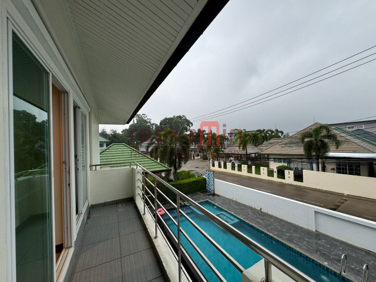 picture For Sale: Stunning Family Home at SP Village 5 - 20/25