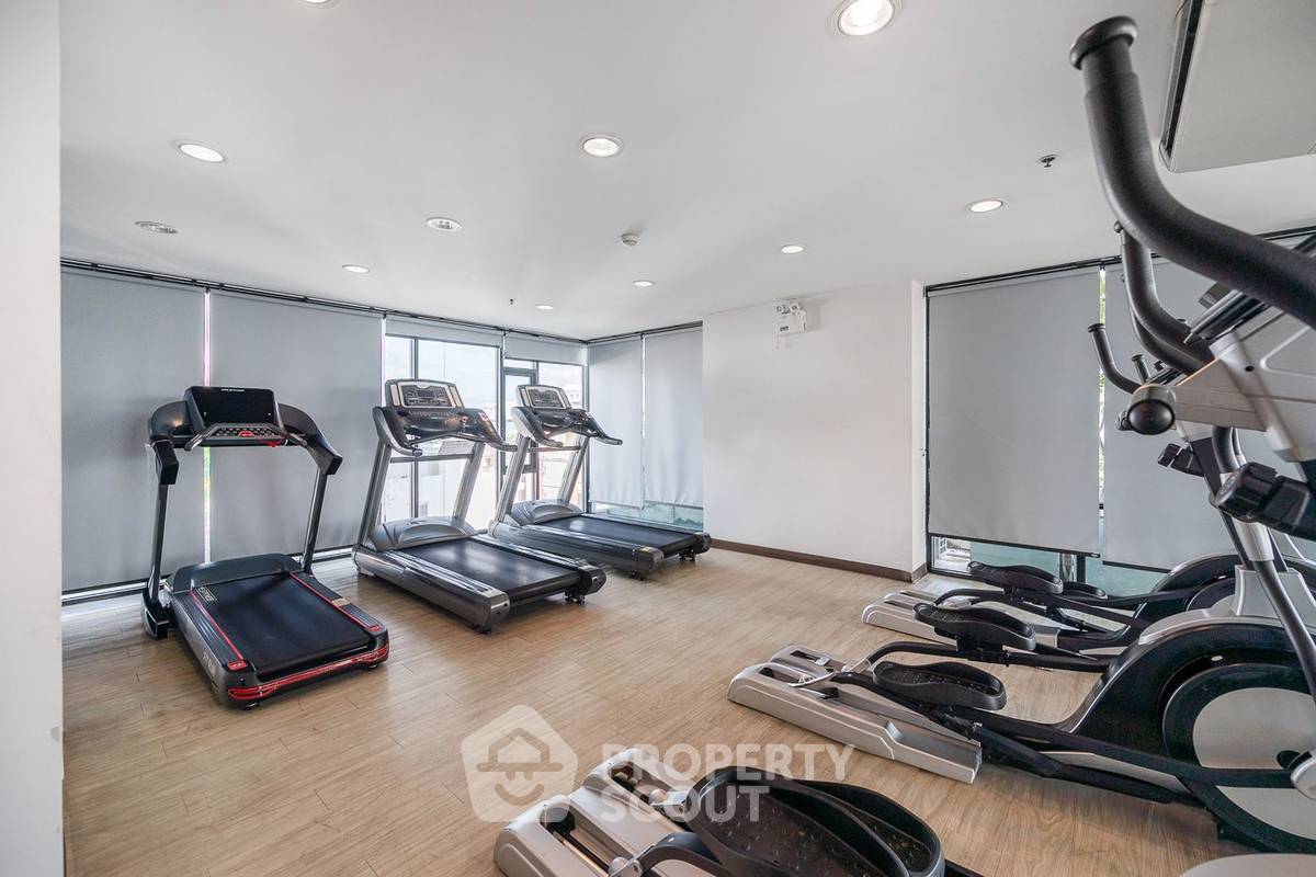 picture 2-BR Condo at Bangkok Horizon Sathorn near BTS Saint Louis (ID 1938613) - 23/40