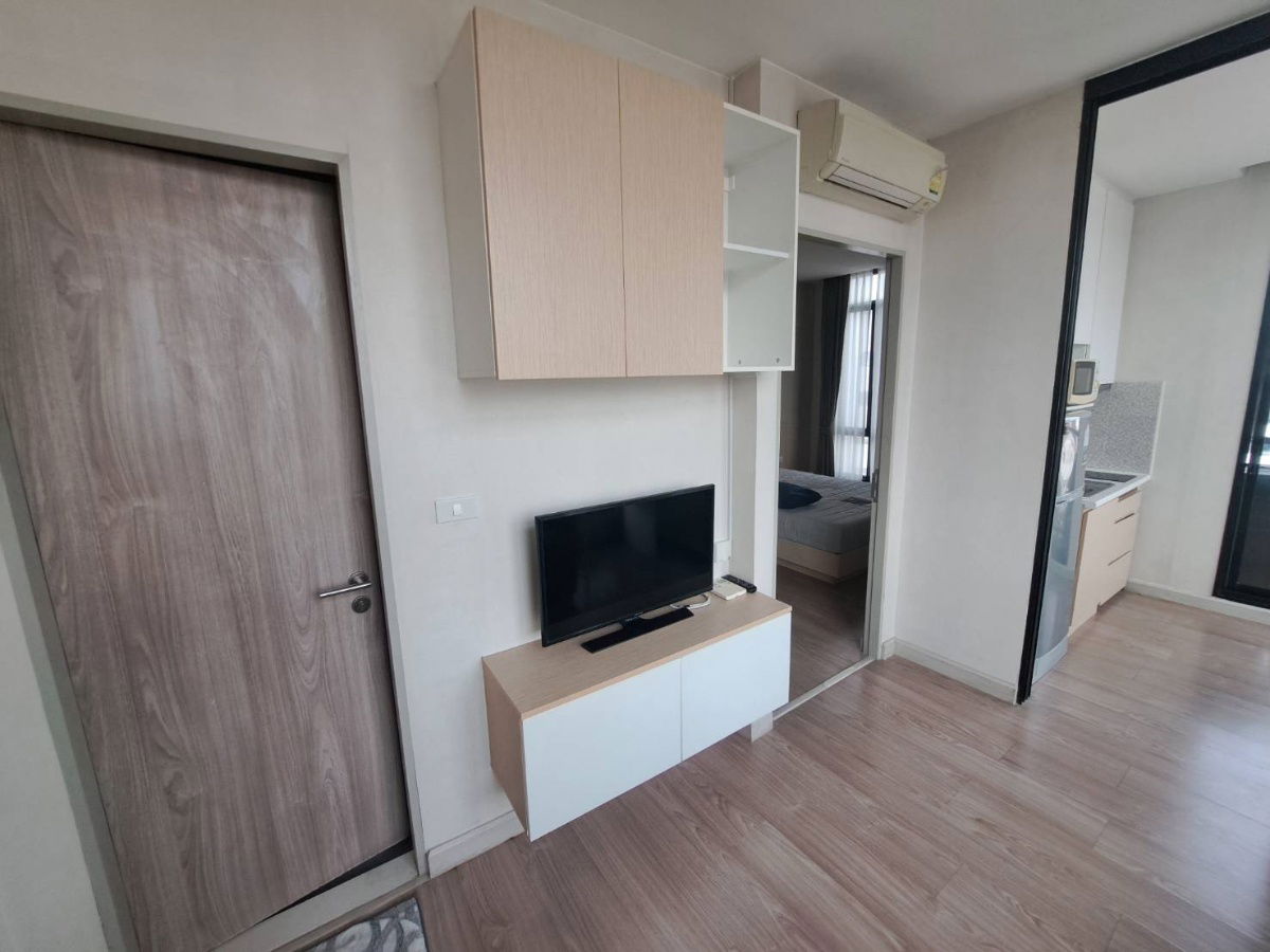 picture For rent 1 bedroom (Corner  Room)  BTS Victory Monument Station **  - 2/9