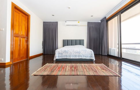  Rent Adamas Phahoyotin Condominium  Duplex 386 sqm 130,000/month (Negotiable)