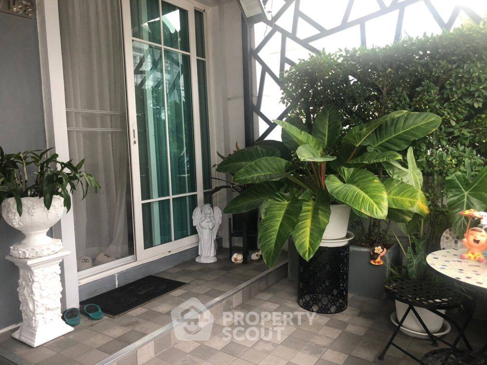 picture 3-BR Townhouse at Golden Town 3 Bangna - Suanluang in Dokmai (ID 2150538) - 8/9