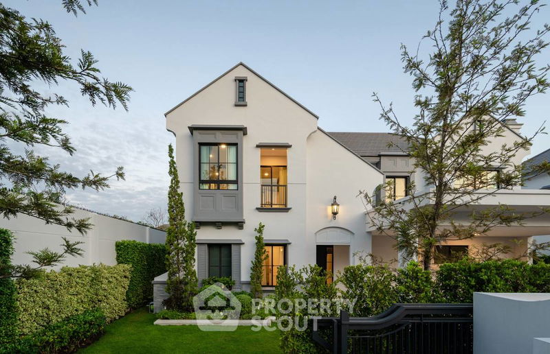 Houses for sale : 4-BR House at Nantawan Rama 9 - New Krungthep Kreetha in Saphan Sung (ID 2103217)