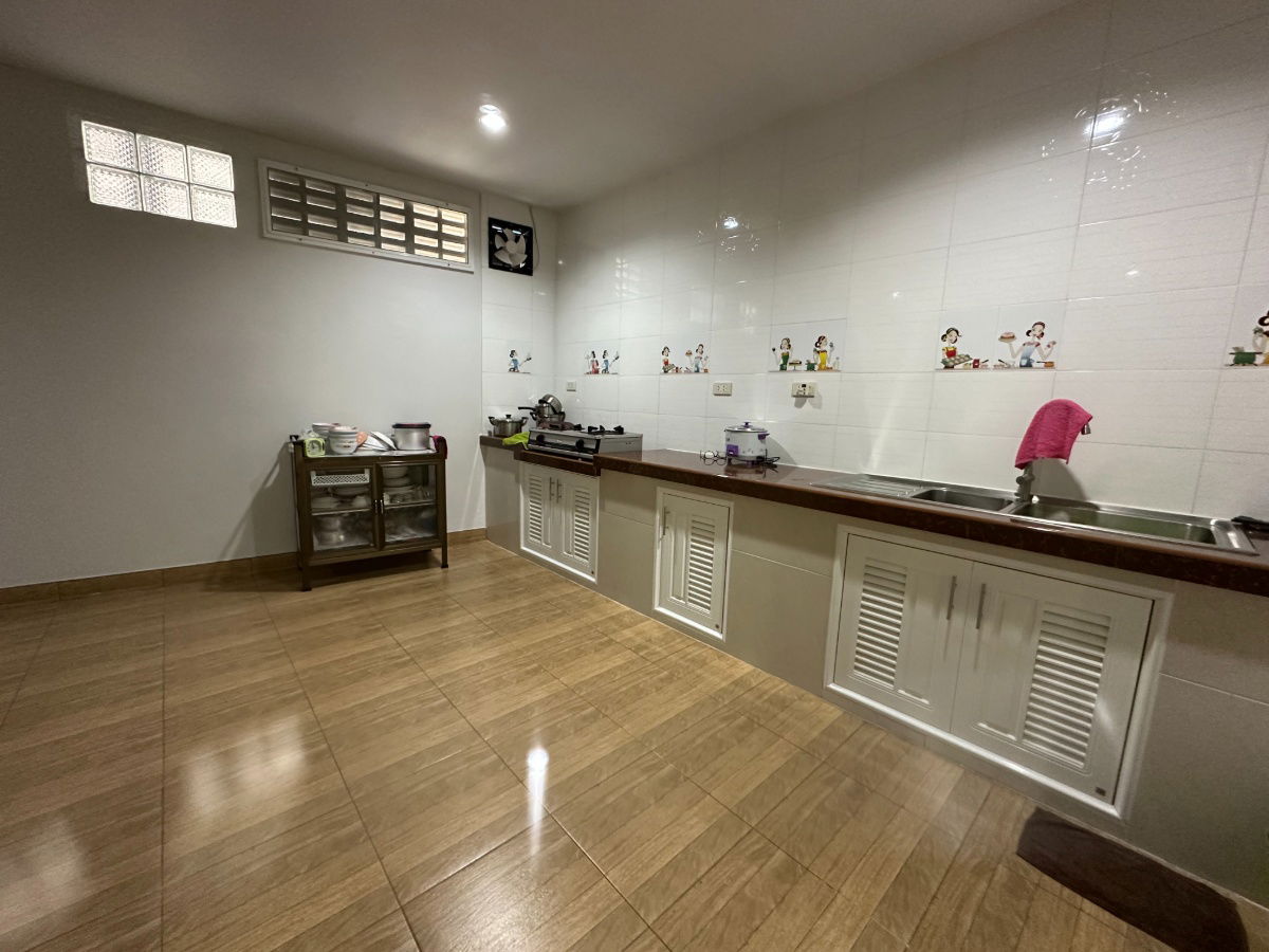 รูป ทาวน์เฮ้าส์ 3 ห้องนอน ใกล้กทม. พื้นที่เยอะ ใกล้แหล่งชุมชน - รูปที่ 9/16