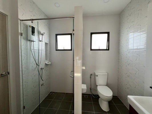 picture FOR RENT PERFECT PLACE RAMINTRA - WONGWAEN 3 / 3 bedrooms 2 bathrooms / 55 Sqw. 135 Sqm. **38,000** CLOSE TO SAFARI WORLD - 10/12