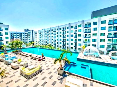 Condos for sale Tesco Lotus South Pattaya : Condo for sale, Arcadia Beach Resort, swimming pool view, Pattaya