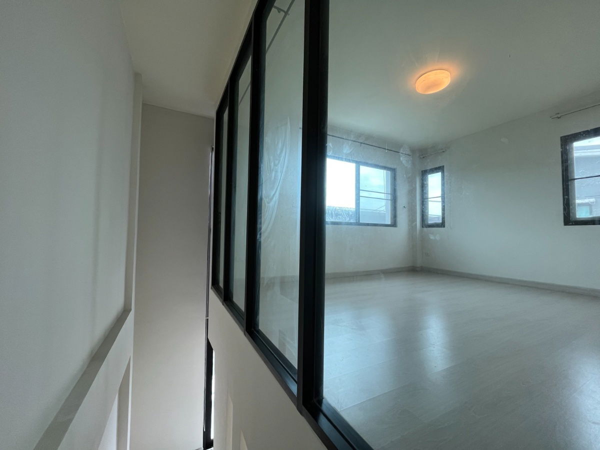 รูป ทาวน์โฮม 3 ชั้น หลังมุม โครงการ Eco Space บางนา-วงแหวน ทำเลตอบโจทย์ทั้งครอบครัวและคนทำงาน ใกล้เมกะบางนา–ทางด่วน–สนามบินสุวรรณภูมิ - รูปที่ 22/22