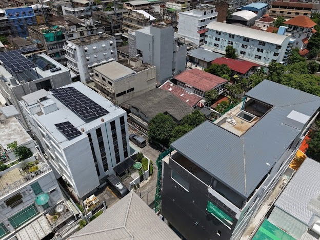 picture Land for Sale in Soi Pridi Banomyong 13 Only 400 meters from Sukhumvit 71! Double frontage, 99 sq.wah ！close to Makro / Max Value,St. - 6/15