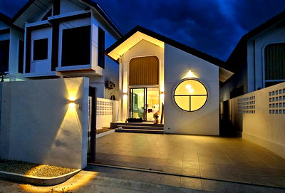 Houses for sale Chonburi : Single House for Sale – Maneekaeo Village, 40 sq. wah, Bangsaen, Chonburi